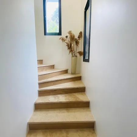 Vila L'elegante