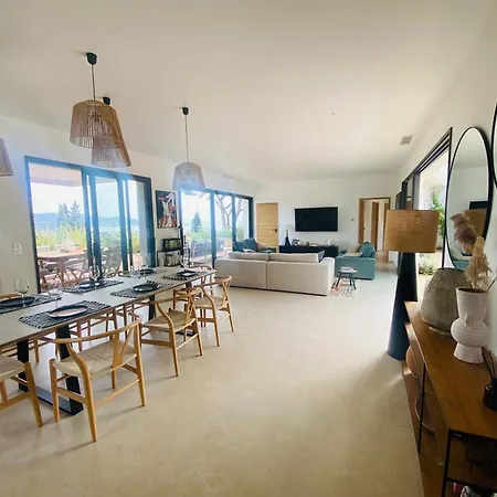 Vila L'elegante